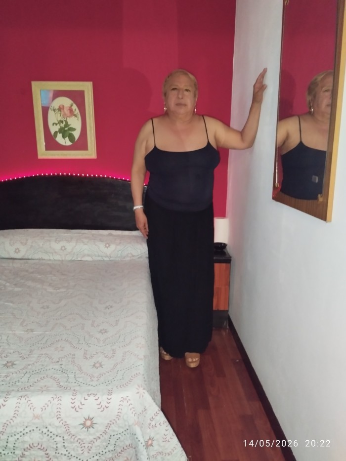 Madura 60 años mamada hasta final correte en mi boguita