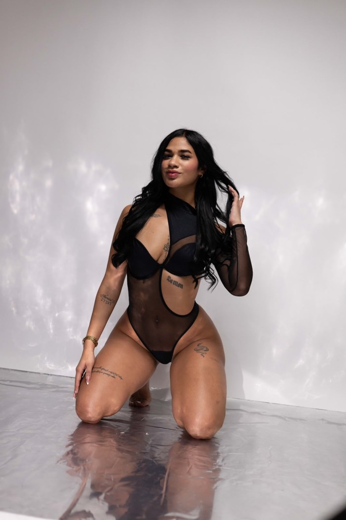 NOVEDAD EN VALENCIA! ASHLEY JOVENCITA FIESTERA MORBOSA CACHONDA Y DISCRETA