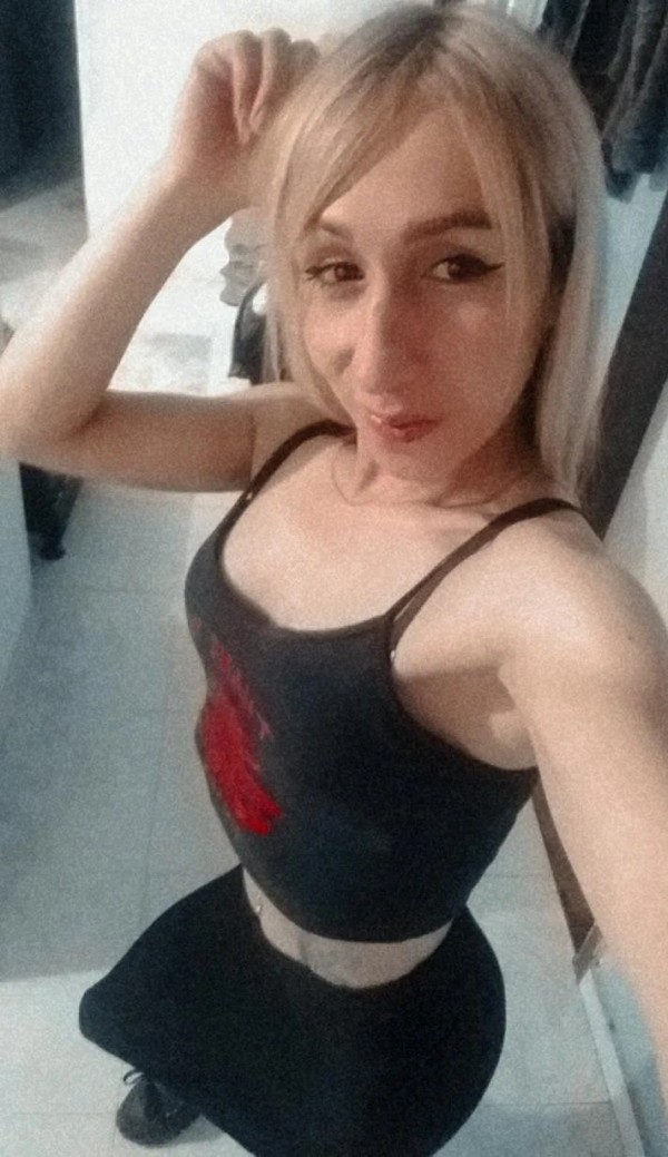 Trans ardiente apasionada y fiestera a tope