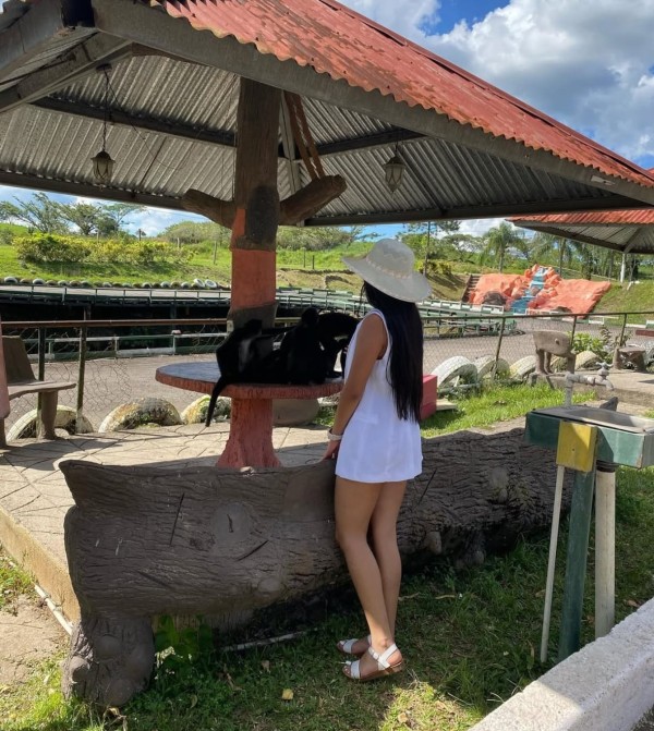 Chica discreta y disponible para ti