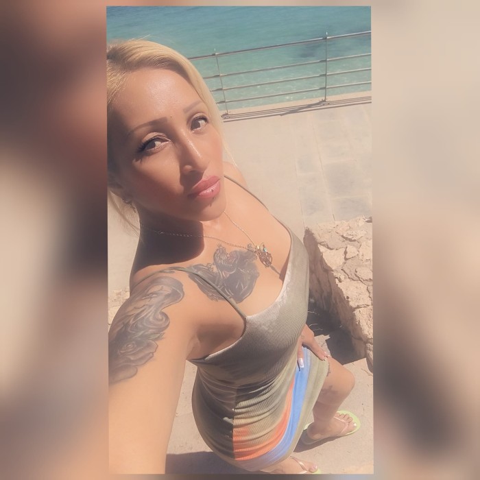Morboza cariñosa cachonda diavlona complacente y f