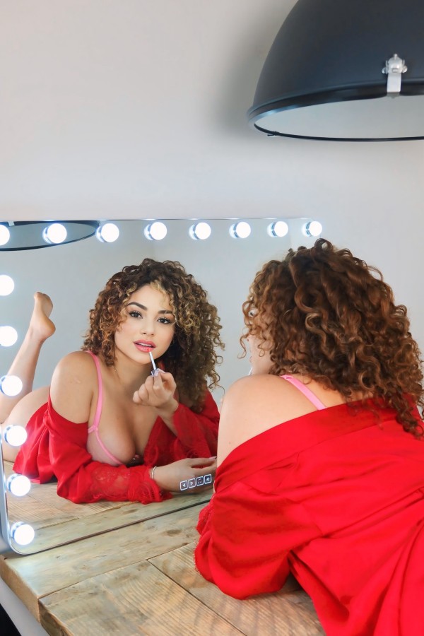 Soy una hermosa latina muy caliente