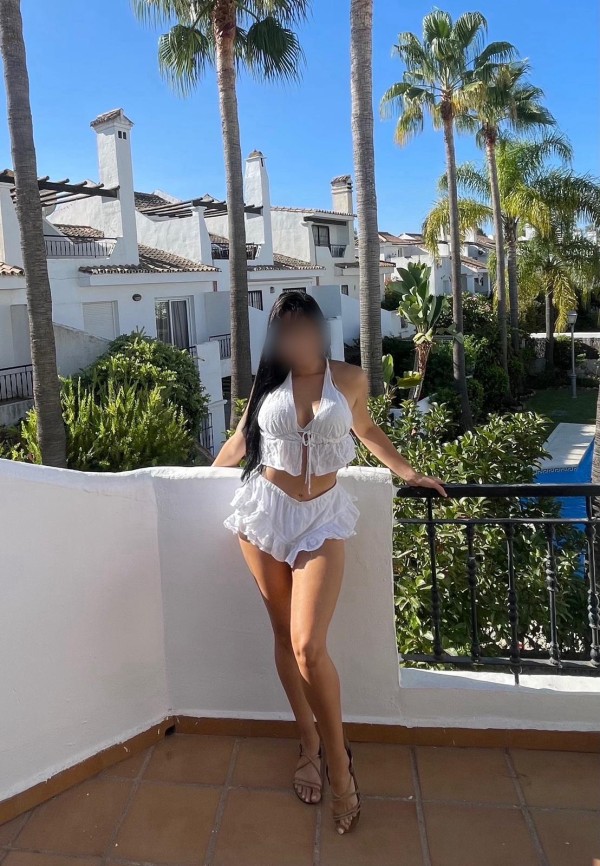 CARLA CATALANA disponible a CALAFELL