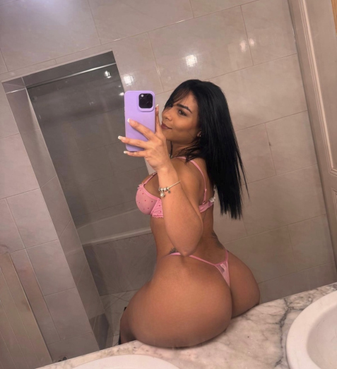 Kinky new girl—into threesomes and couples, loves to party, available 24/7