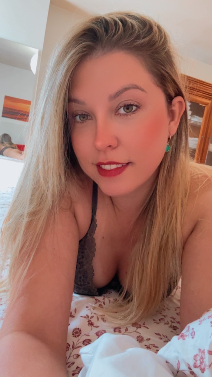 Bianca una chica coqueta y traviesa