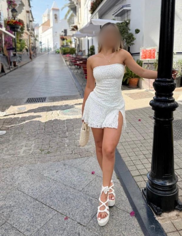 Solo salidas desplazamiento rubia muy guapa