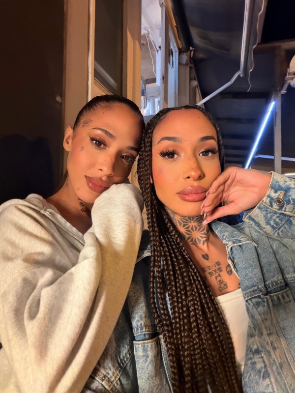 GEMELAS – TWINS SISTERS – LOLITA MODELS AGENCY MORE THAN 18 GIRLS AVAILABLE