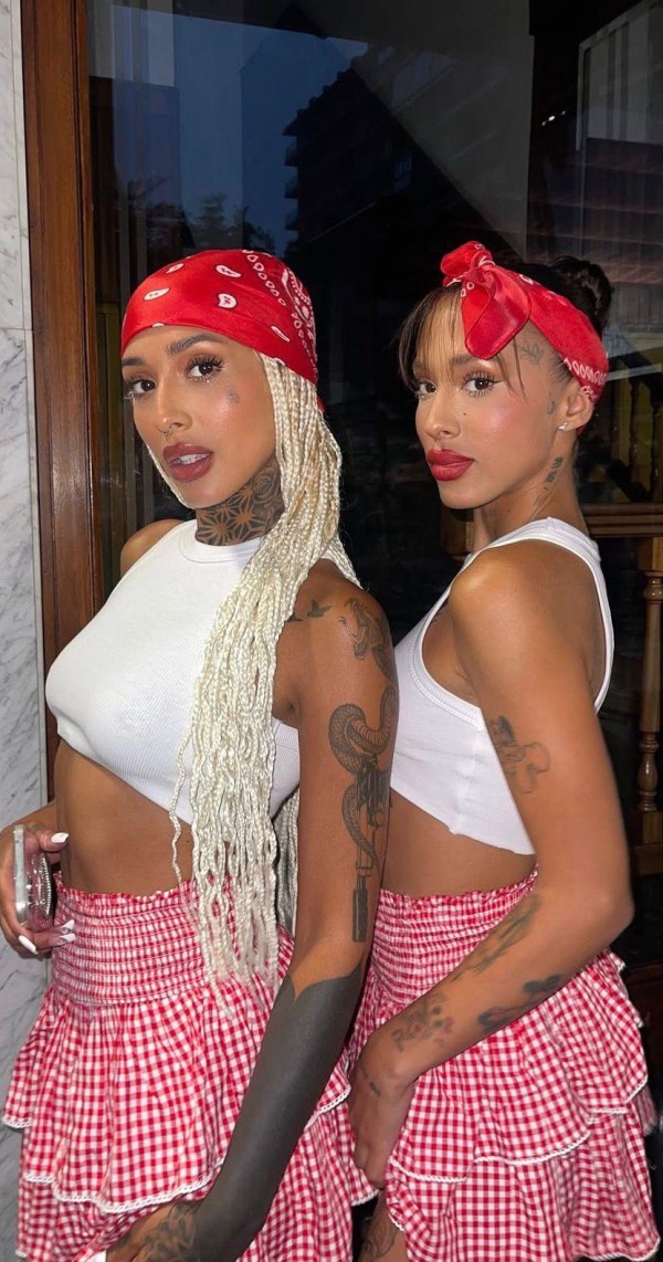GEMELAS – TWINS SISTERS – LOLITA MODELS AGENCY MORE THAN 18 GIRLS AVAILABLE