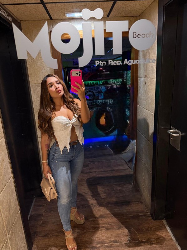 BELLEZA MORBOSA DIVINA Y MUY CALIENTE