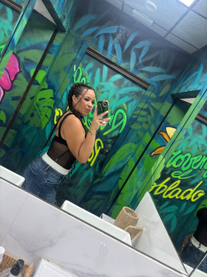 SEXY Y EDUCADA NENA