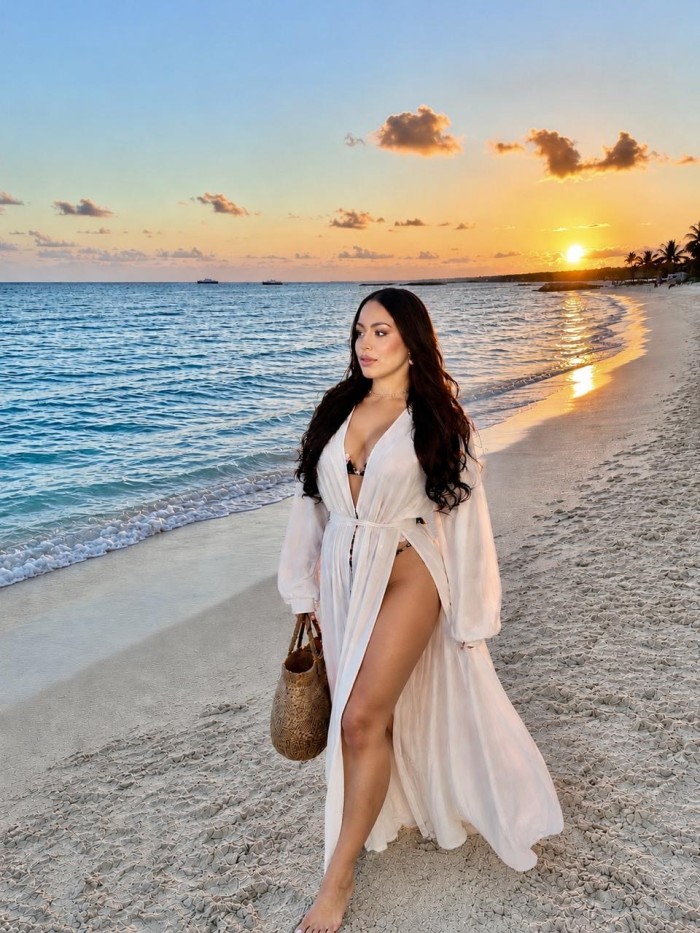 CAMILA MIY SEXY Y SENSUAL RECIÉN LLEGADA