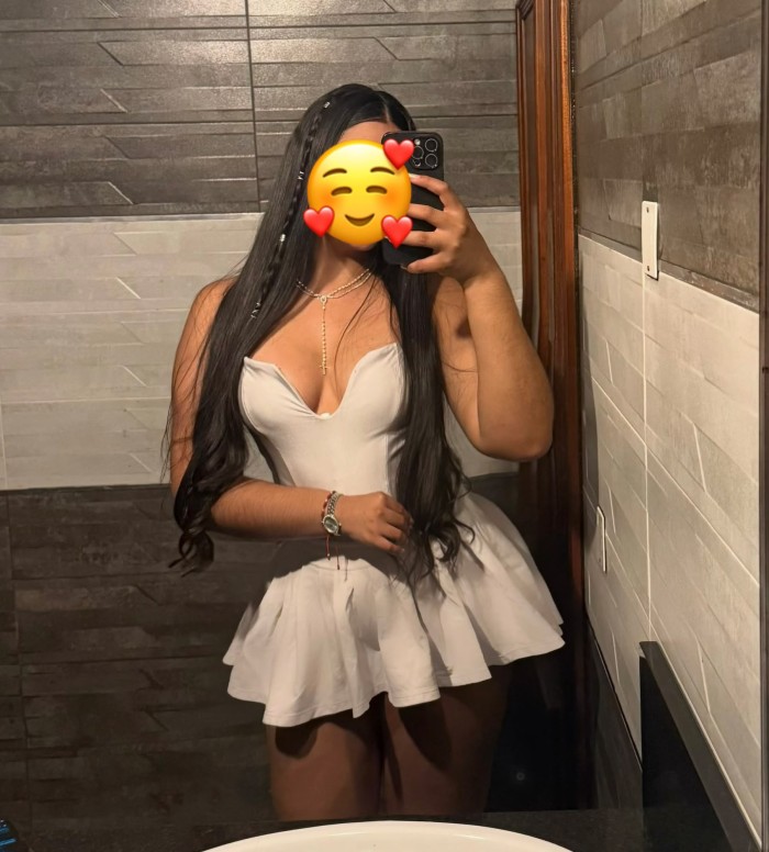 Morenita muy cachonda en Fuengirola