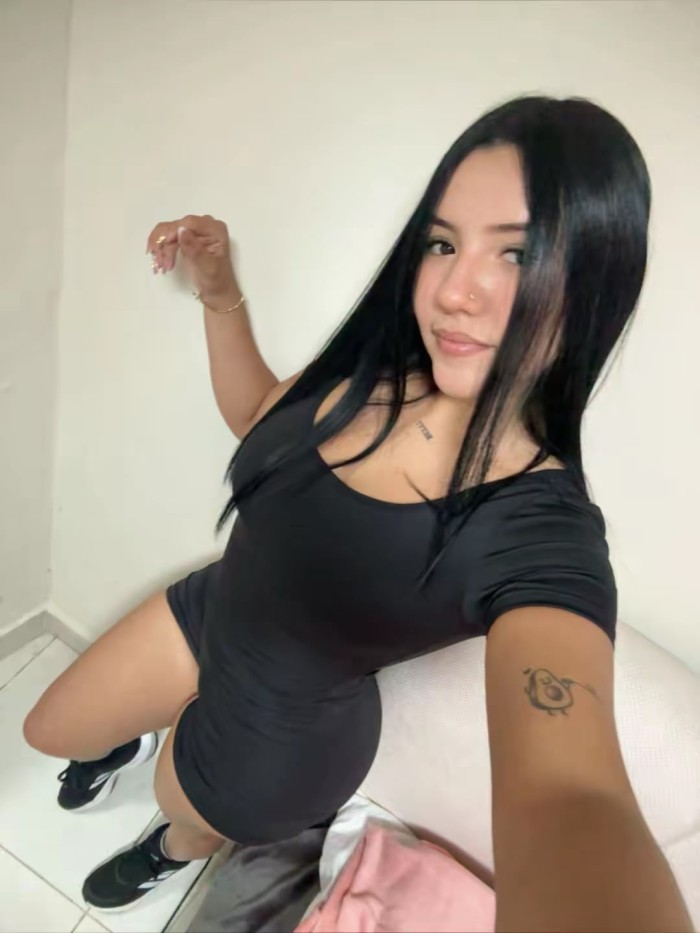 SARA NOVEDAD EXPERTA JOVENCITA TETONA CON CULO DE INFARTO