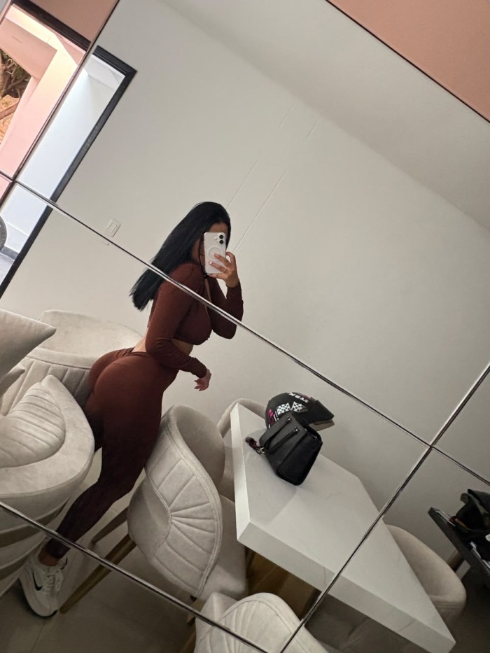 SARA NOVEDAD EXPERTA JOVENCITA TETONA CON CULO DE INFARTO