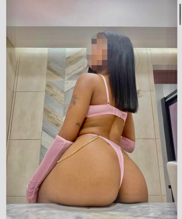 Venezolana Caliente y Sin Límites en Figueres