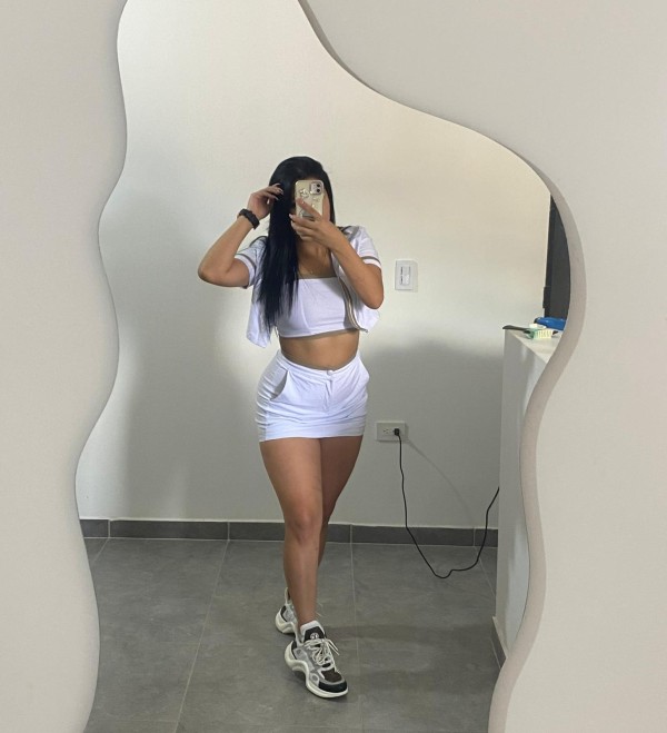 Tatuada cariñosa , quiere fiesta , vente