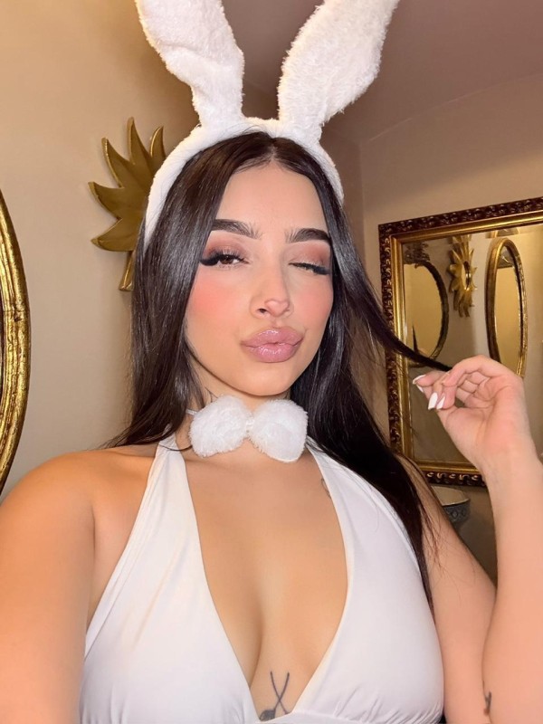 LAUREN COLOMBIANA 20 AÑOS EN ARROYO DE LA MIEL — BENALMÁDENA