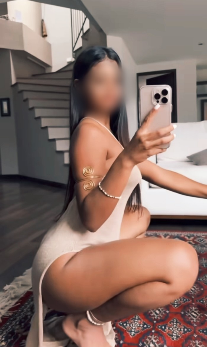 Española guapísima cariñosa morbosa fiestera