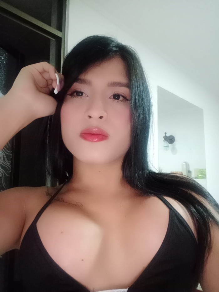 JOVENCITA  CALIENTE