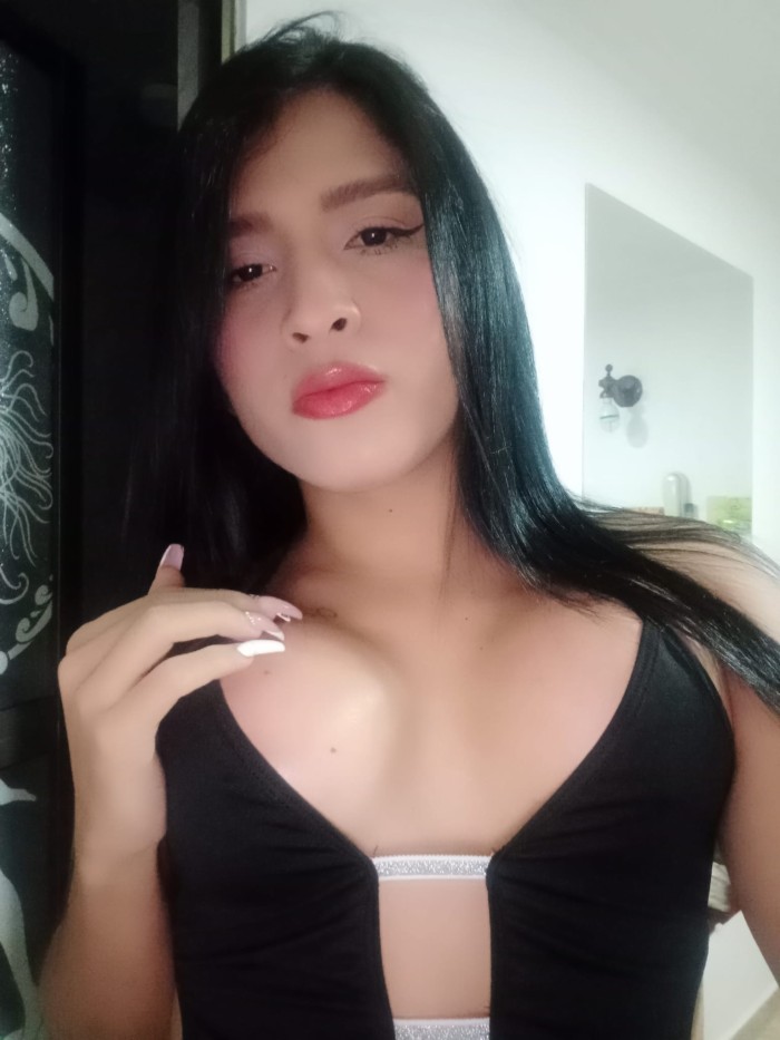 JOVENCITA  CALIENTE