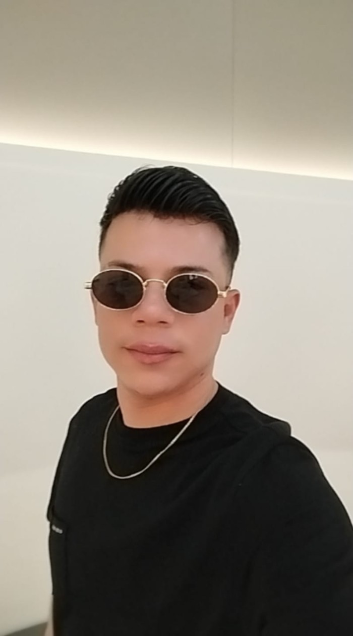 ANTONY GIGOLO PARA HOMBRES PURO PLACER Y  MORBO –