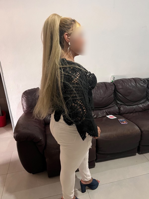 SUPER NOVEDAD EN RONDA!! EVA MORBOSA FIESTERA CON CULAZO Y MUY DISCRETA