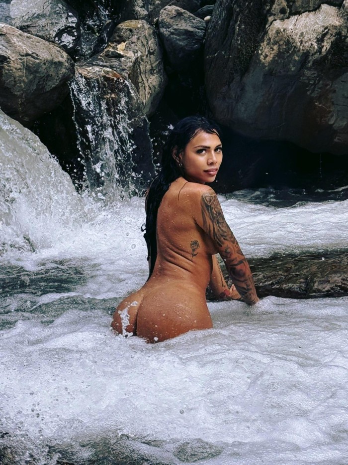 KARINA: COLOMBIANA, SENSUAL Y ATENTA A TU DISPOSIC