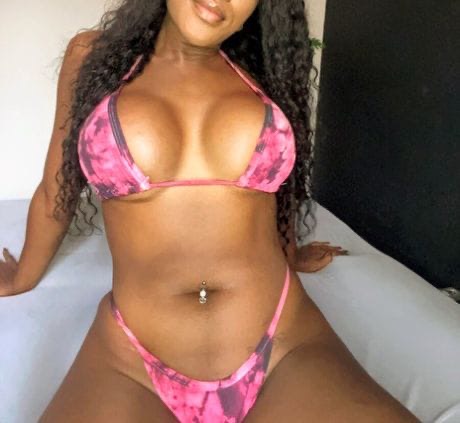 BRUNA RECIEN LLEGADA APROVECHA