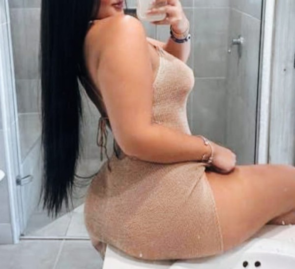 EN CALLE SAN ANTONIO MUJER DISPUESTA AL PLACER