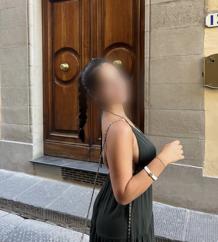 Leyla, joven marroquí desde solo 15 euros!