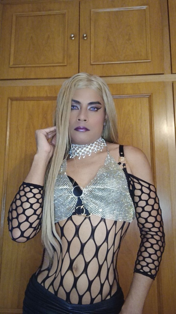 LLEGO A BARCELONA LA BOMBA SEXY DE COLOMBIA FIESTA