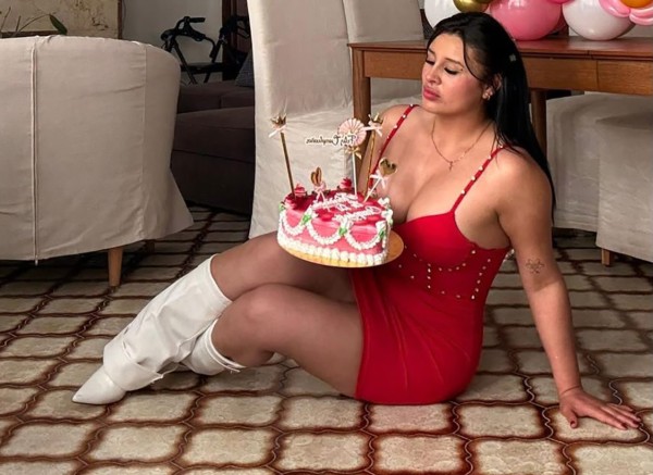 VICTORIA – PURA TENTACIÓN Y PLACER SIN LÍMITES en IBIZA