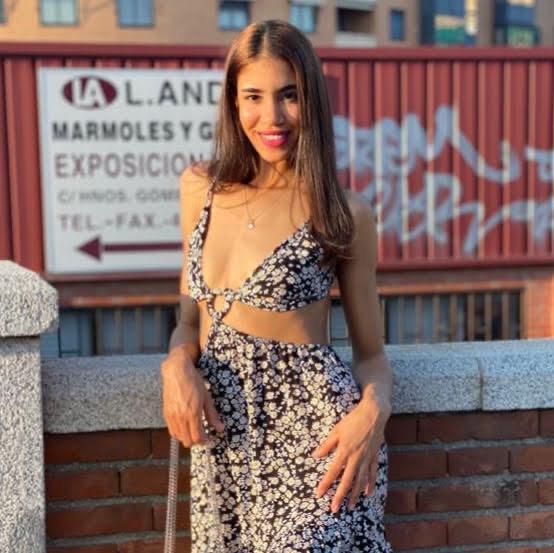 678552076 Sara CACHONDA Y TRAVIESA