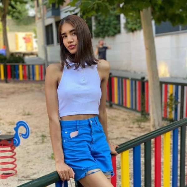 678552076 Sara CACHONDA Y TRAVIESA
