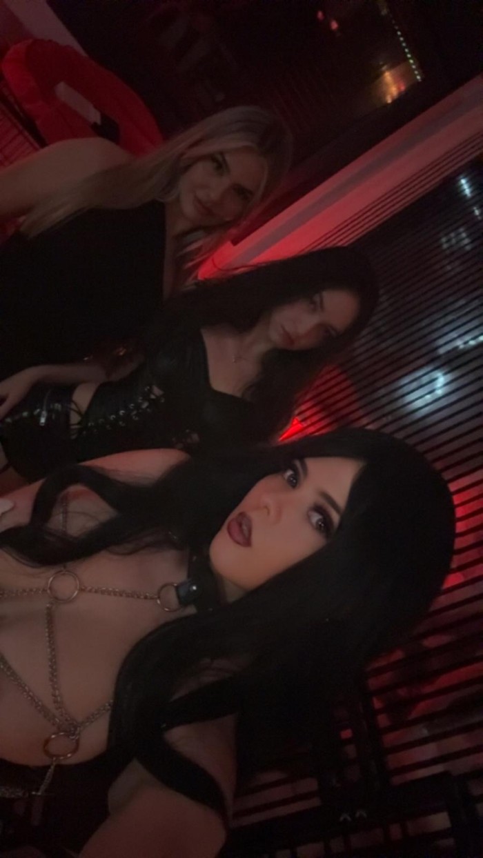 Dominatrix con Mazmorra propia Sesiones conjuntas