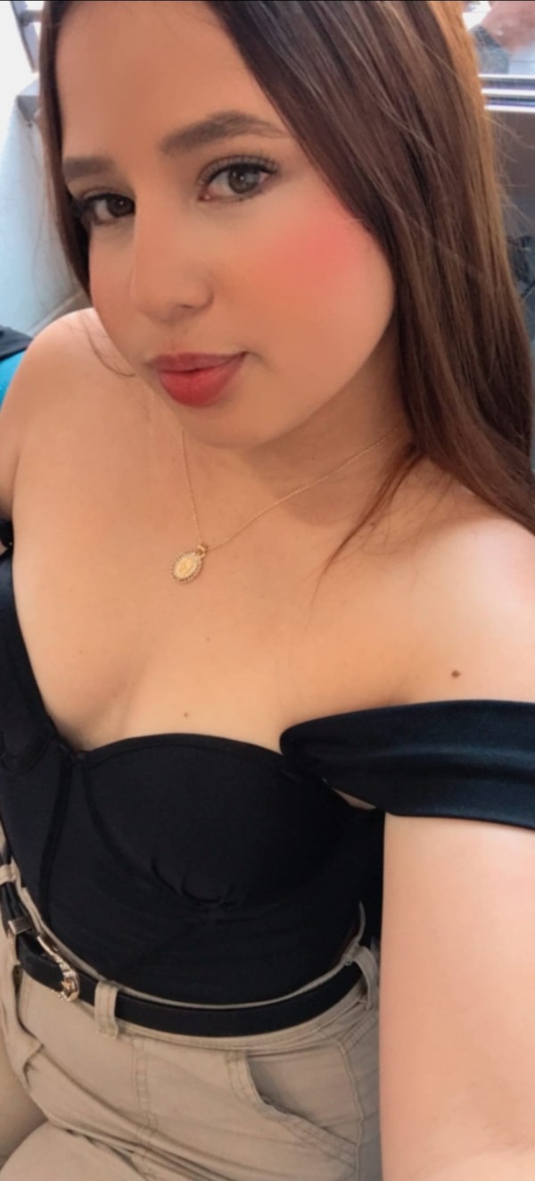ESTOY EN SalouBELLA COLOMBIANA SOFIA 22 AÑOS PRIMERA VEZ EN Salou