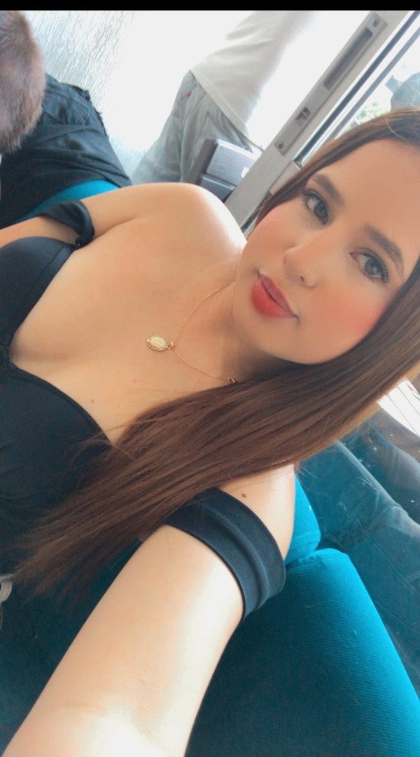 ESTOY EN SalouBELLA COLOMBIANA SOFIA 22 AÑOS PRIMERA VEZ EN Salou