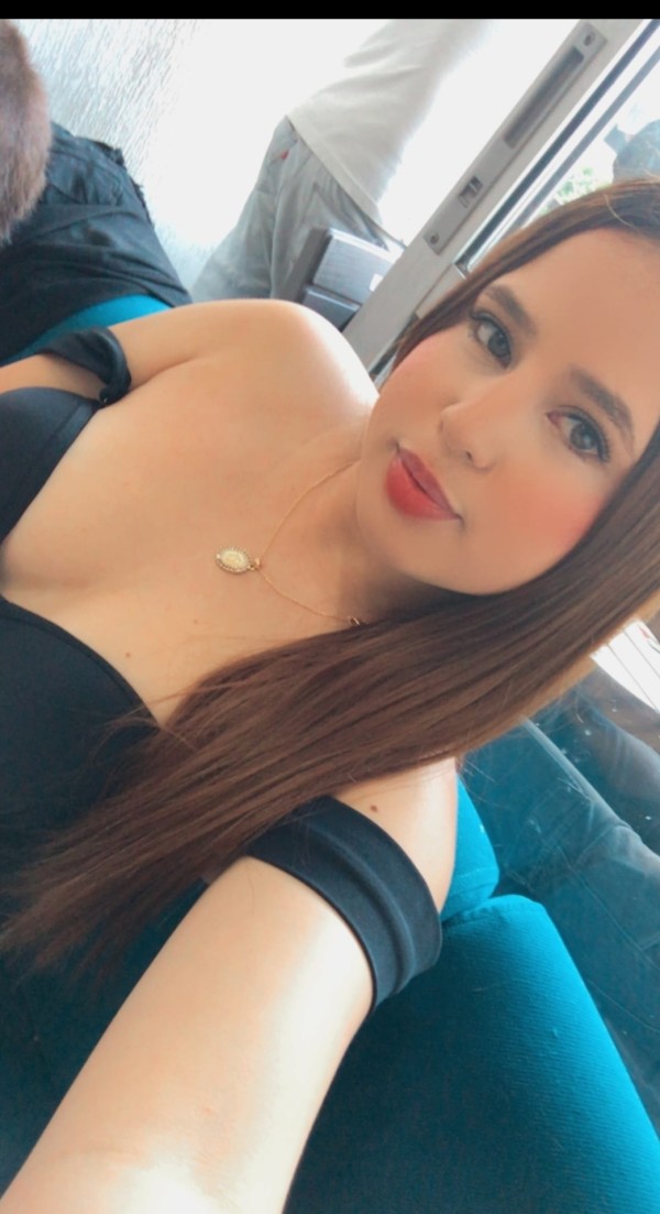 ESTOY EN SalouBELLA COLOMBIANA SOFIA 22 AÑOS PRIMERA VEZ EN Salou