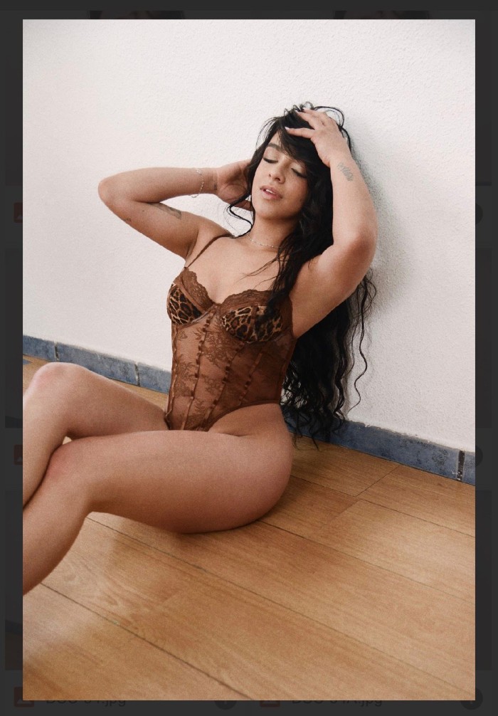 Valeria chica caliente