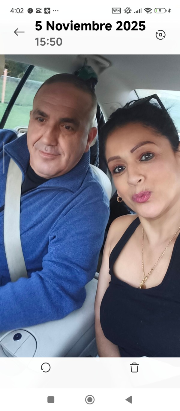 Latina encantadora fogosa cariñosa besucona
