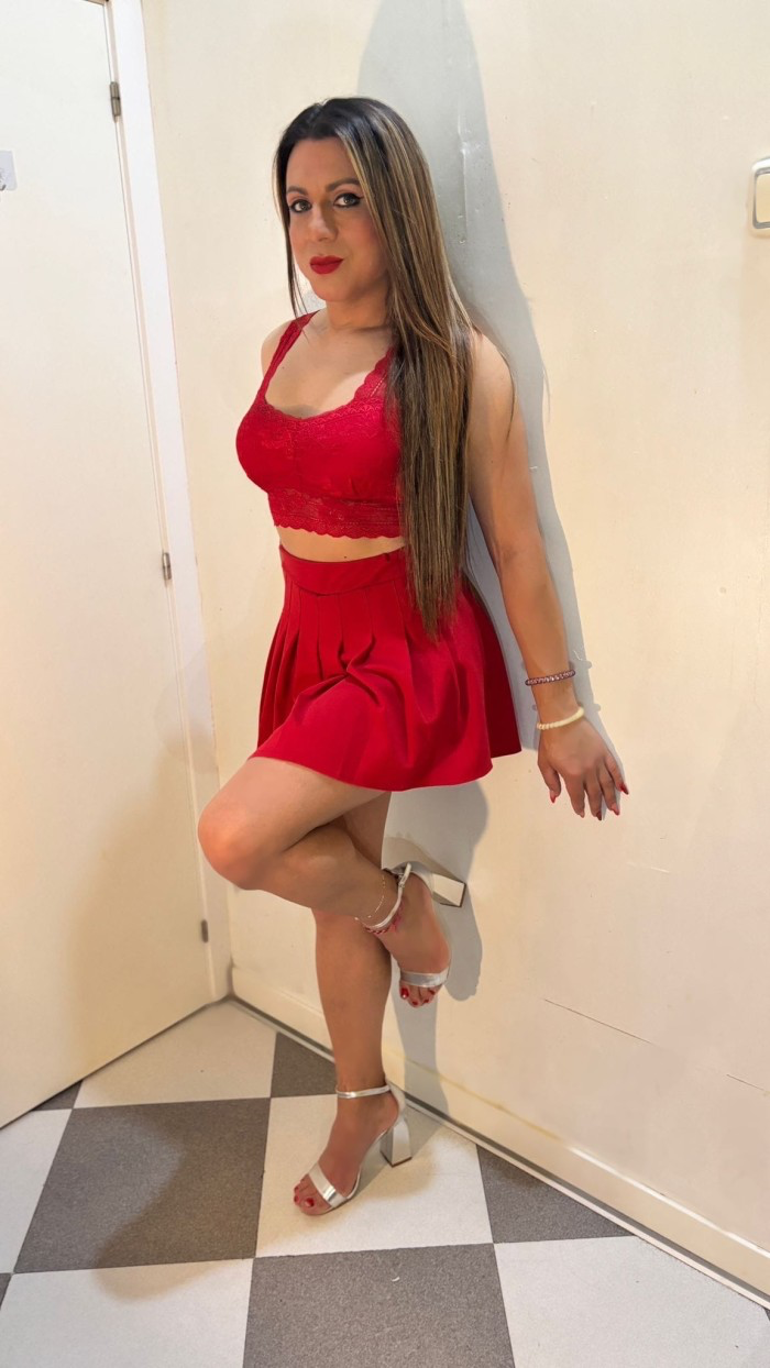 Trans muy caliente delgadita paraguaya – Entrevias
