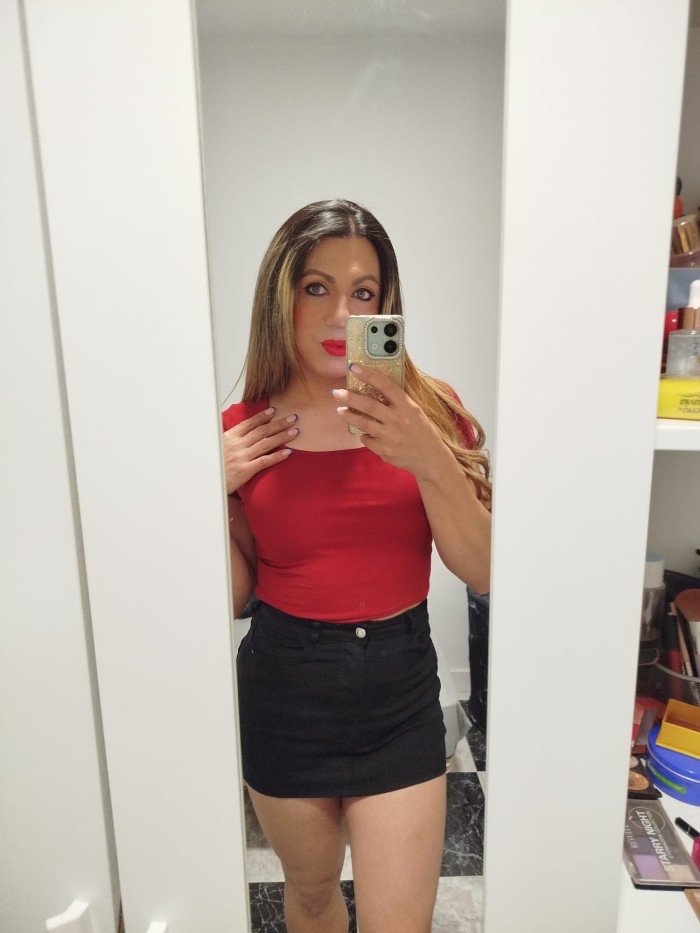 Trans muy caliente delgadita paraguaya – Entrevias