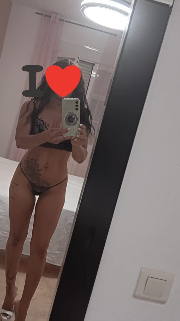 CARLA FOGOSA JUGUETONA MORBOSA LATINA EN ALCAZAR DE SAN JUAN