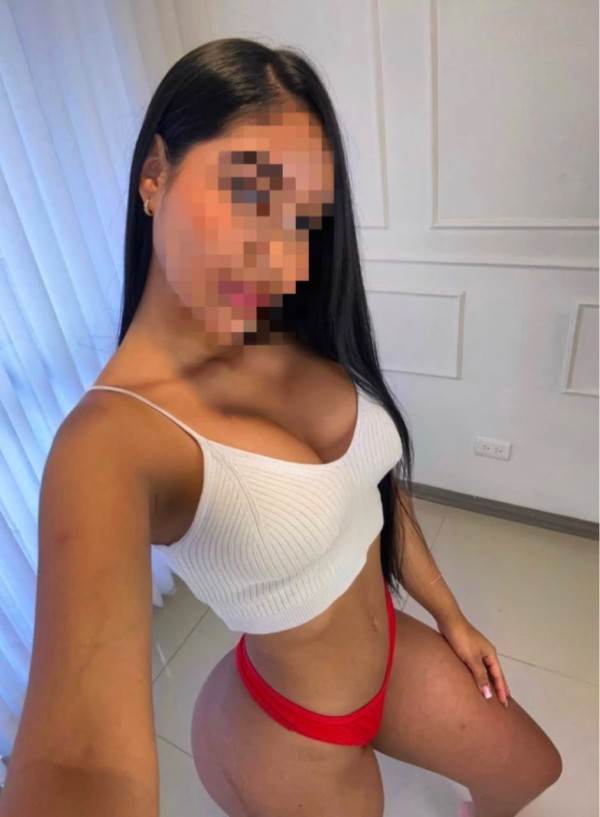Chica latina recien llegada a utrera
