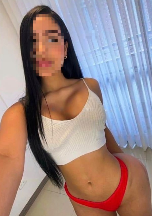 Chica latina recien llegada a utrera