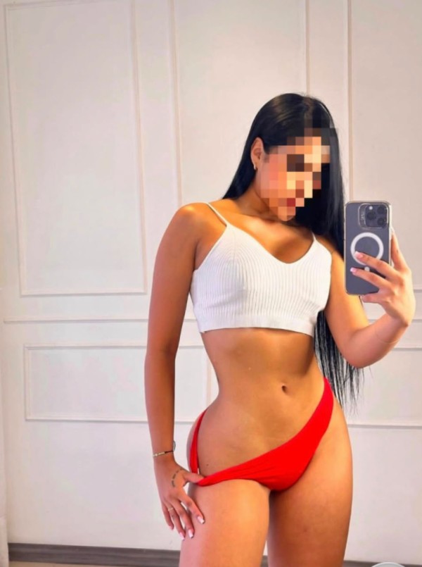 Chica latina recien llegada a utrera