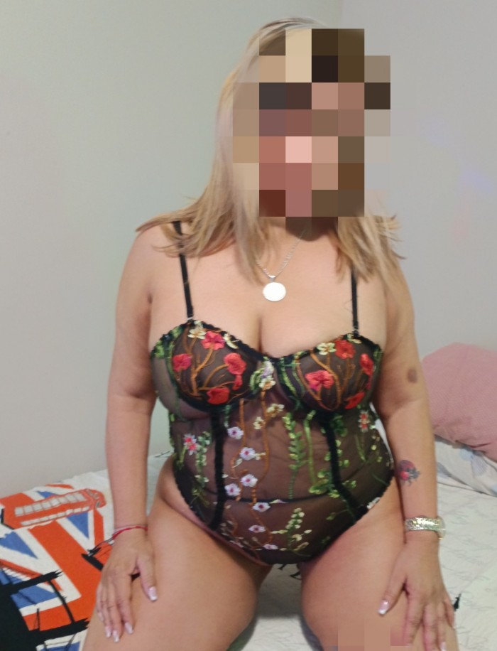 RICA MADURITA CLARA COLOMBIANA LA REINA DEL FRANCÉ