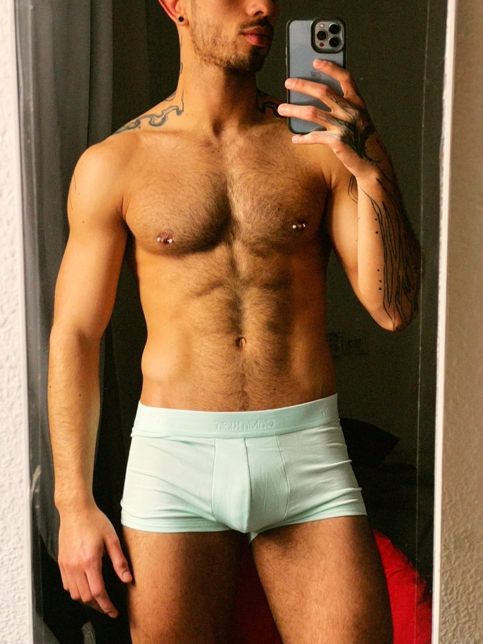 Latino fitnes y muy discreto