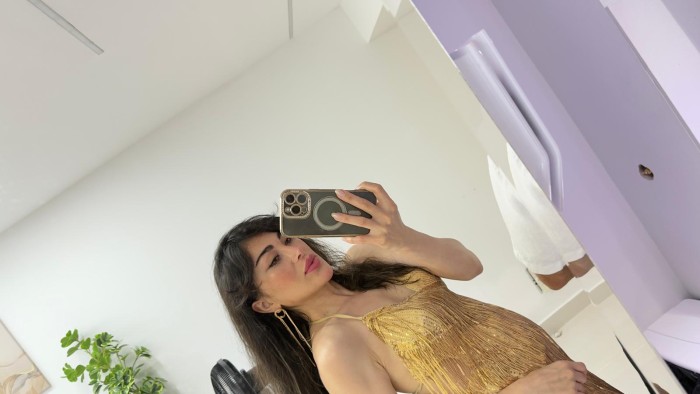 novedad la reina del frances salivado benidorm