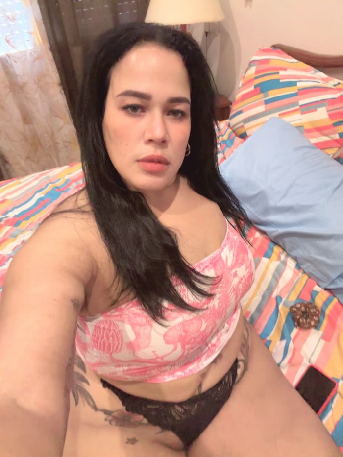Dominicana, con buen cuerpo nalgona pechugona muy